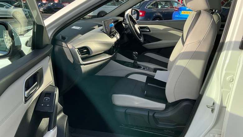 Nissan Qashqai 1.3 DiG-T MH Tekna 5dr Petrol Hatchback